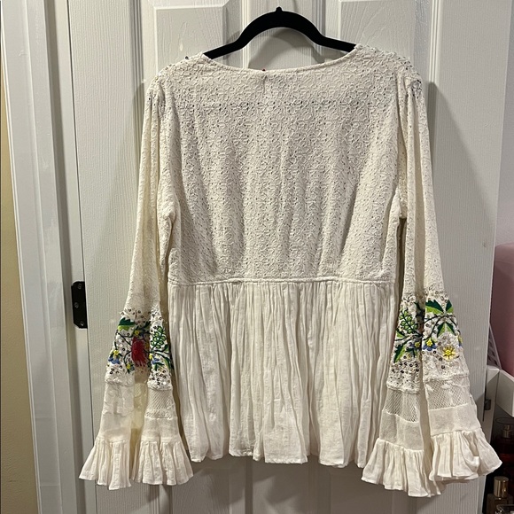 Boston Proper White Embroidered Boho Peasant Blouse - Picture 6 of 6